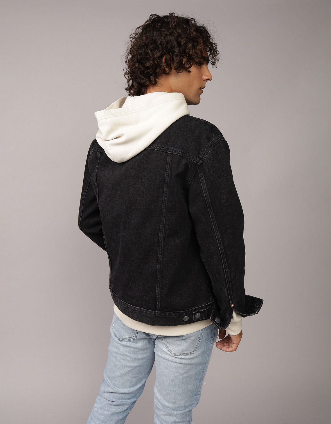 Casaca Denim de mezclilla para hombre. - Negro 0106_1750_081_ob