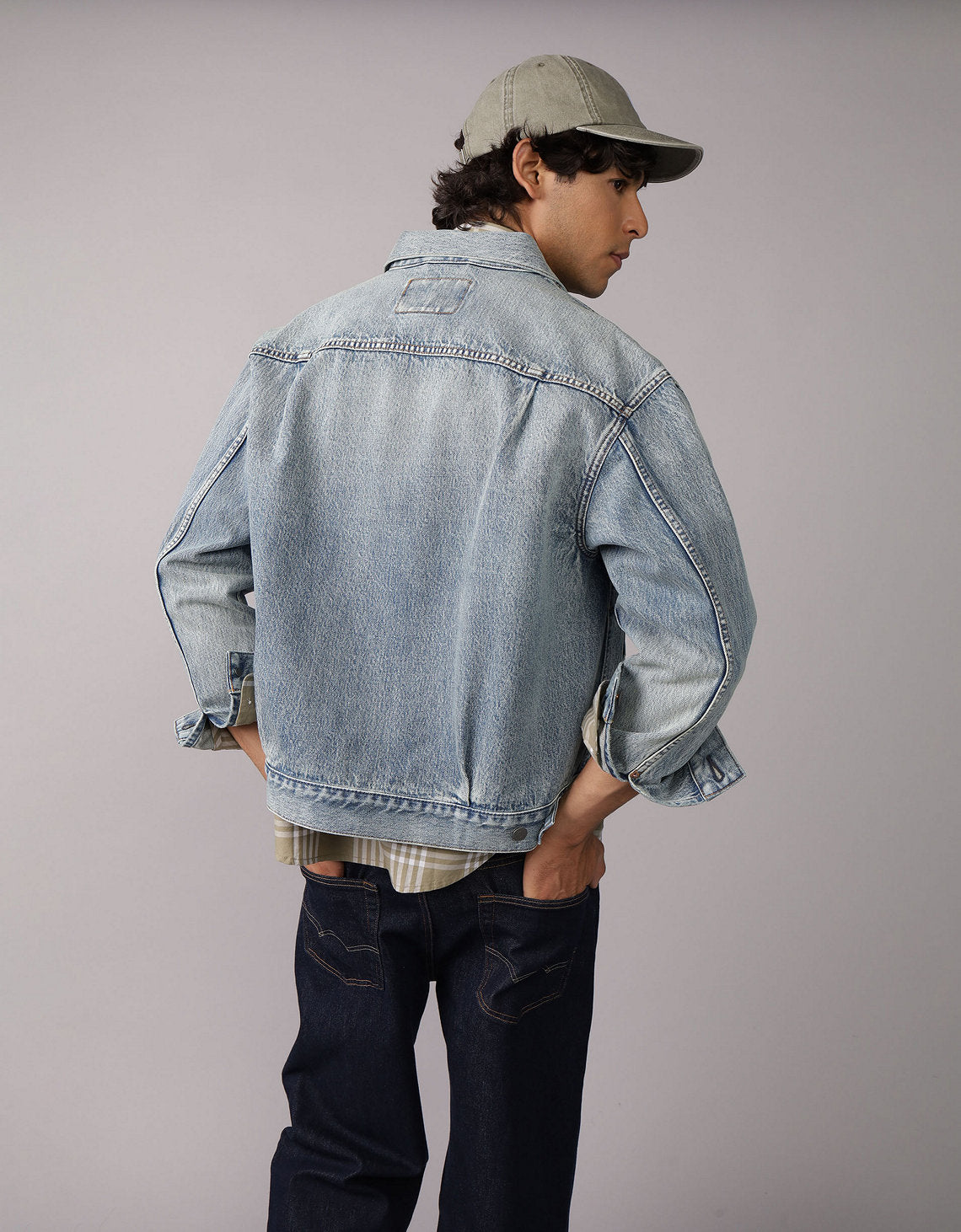 Casaca en Denim Trucker Ae - Generico 0106_1785_482_ob