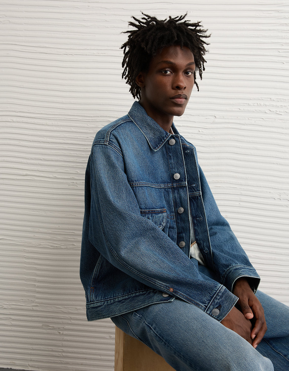 Chaqueta Trucker en Denim Ae - Azul 0106_1846_400_of