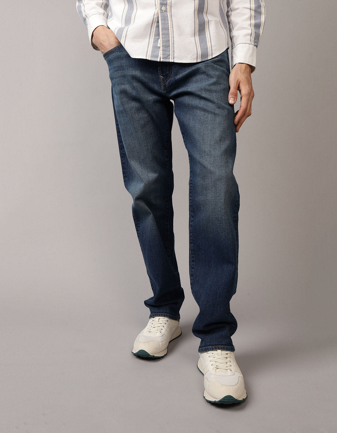Jean straight bota recta de hombre AE - Azul 0111_7048_334_of