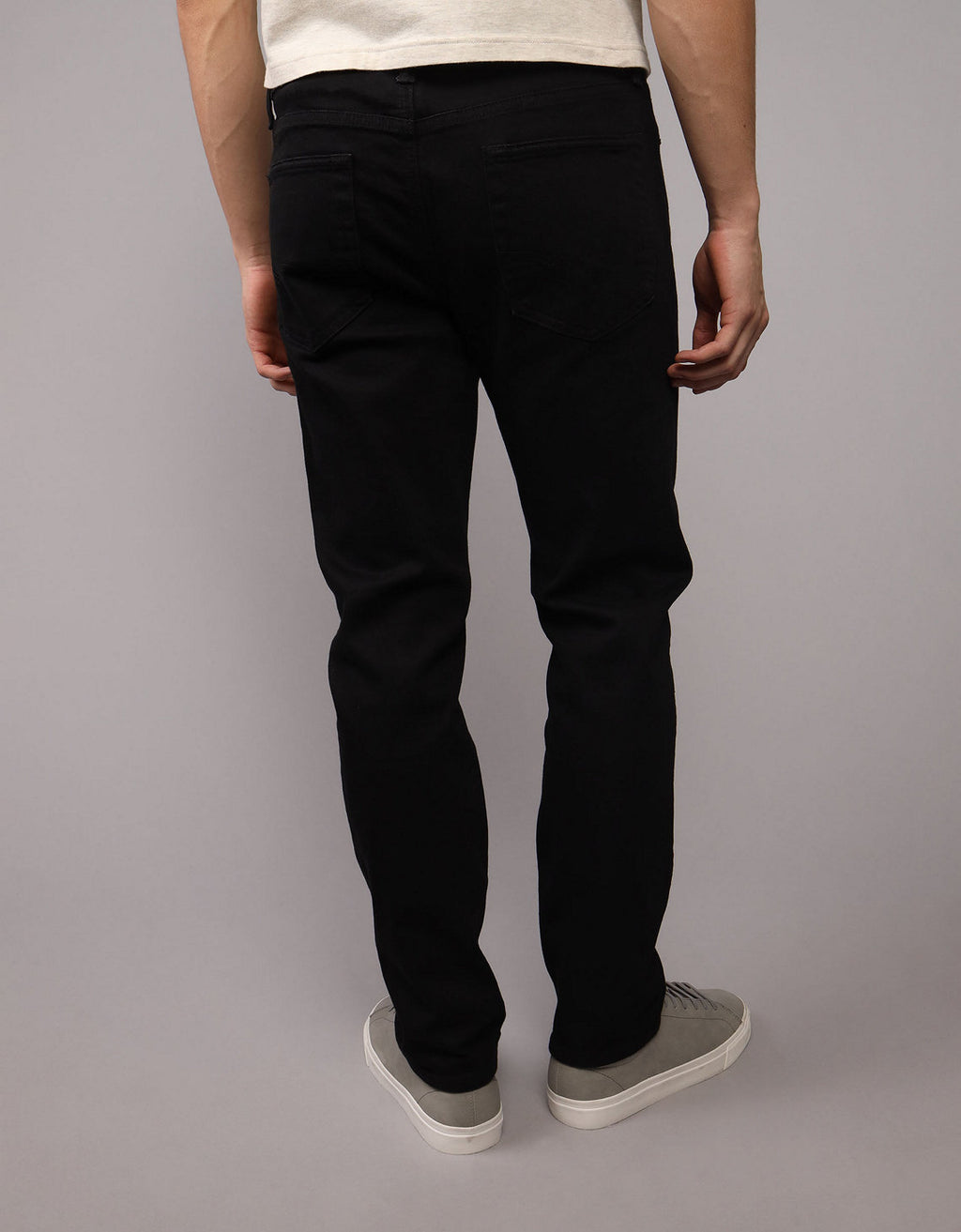 Jean Slim Straight con Stretch Hombre AE - Negro 0116_7022_055_ob