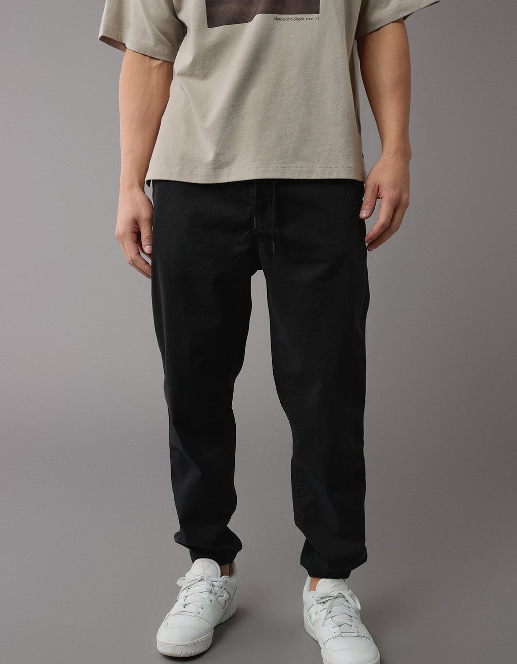 Jogger Tipo Trekker Ae - Negro 0129_4976_064_of