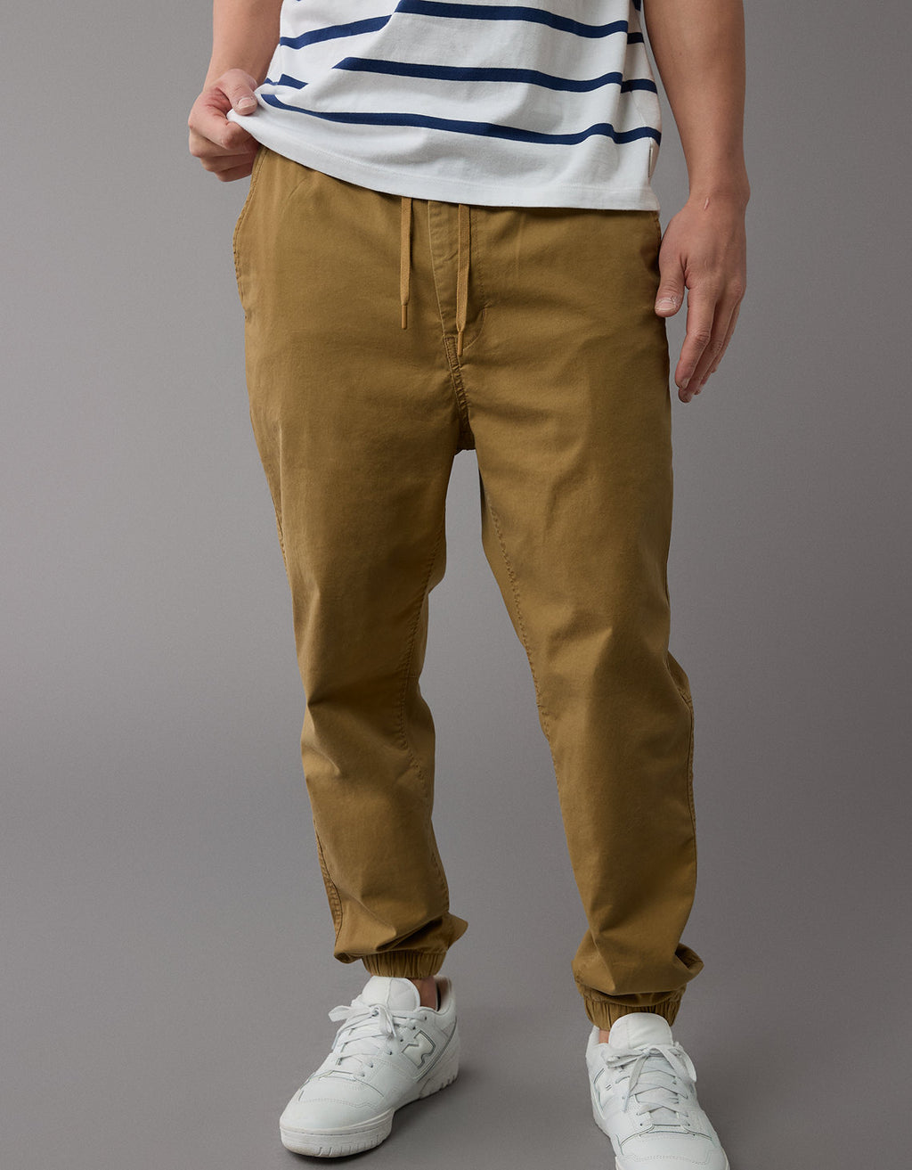 Jogger Tipo Trekker Ae - Caqui 0129_4976_238_of