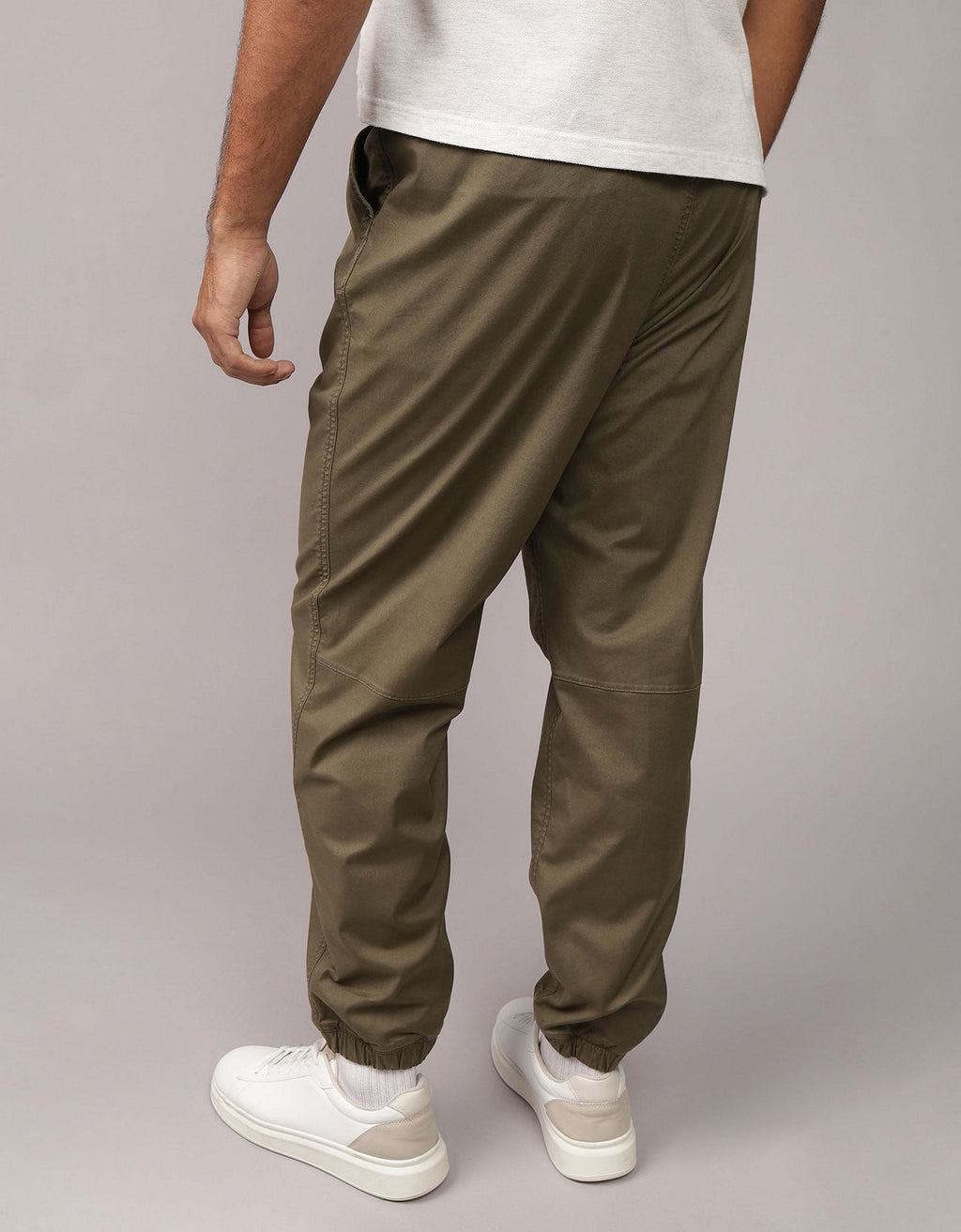 Jogger Tipo Trekker Ae - Generico 0129_4976_306_ob