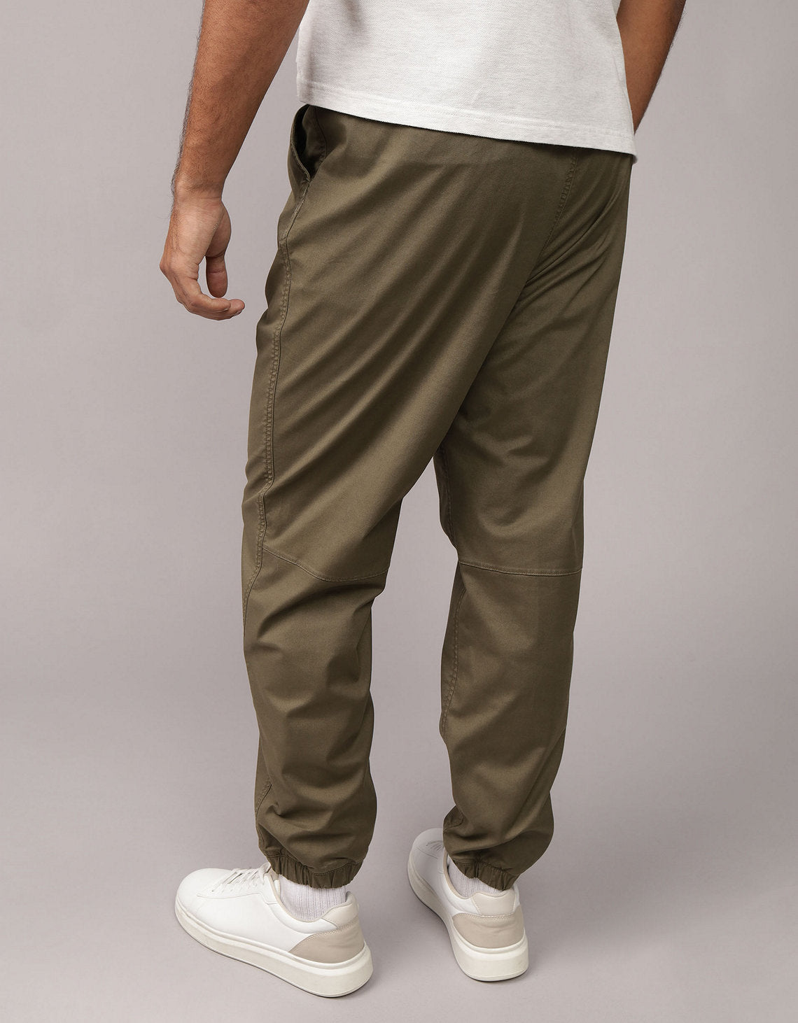 Jogger Tipo Trekker Ae - Generico 0129_4976_306_ob