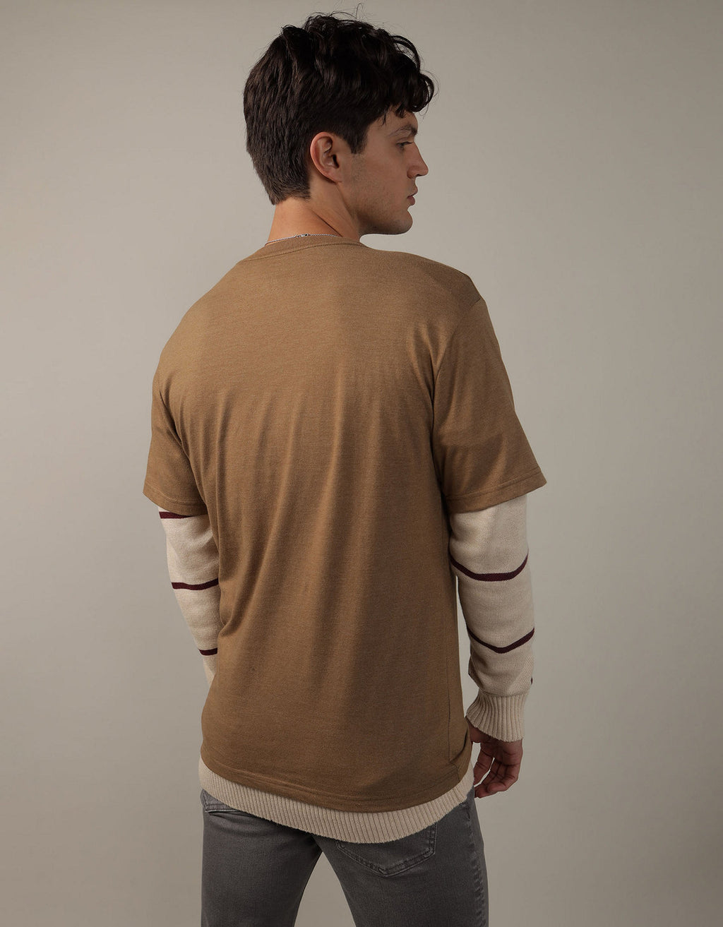 Polo sin Cuello AE gráfica ultra suave - Café 0181_3298_200_ob