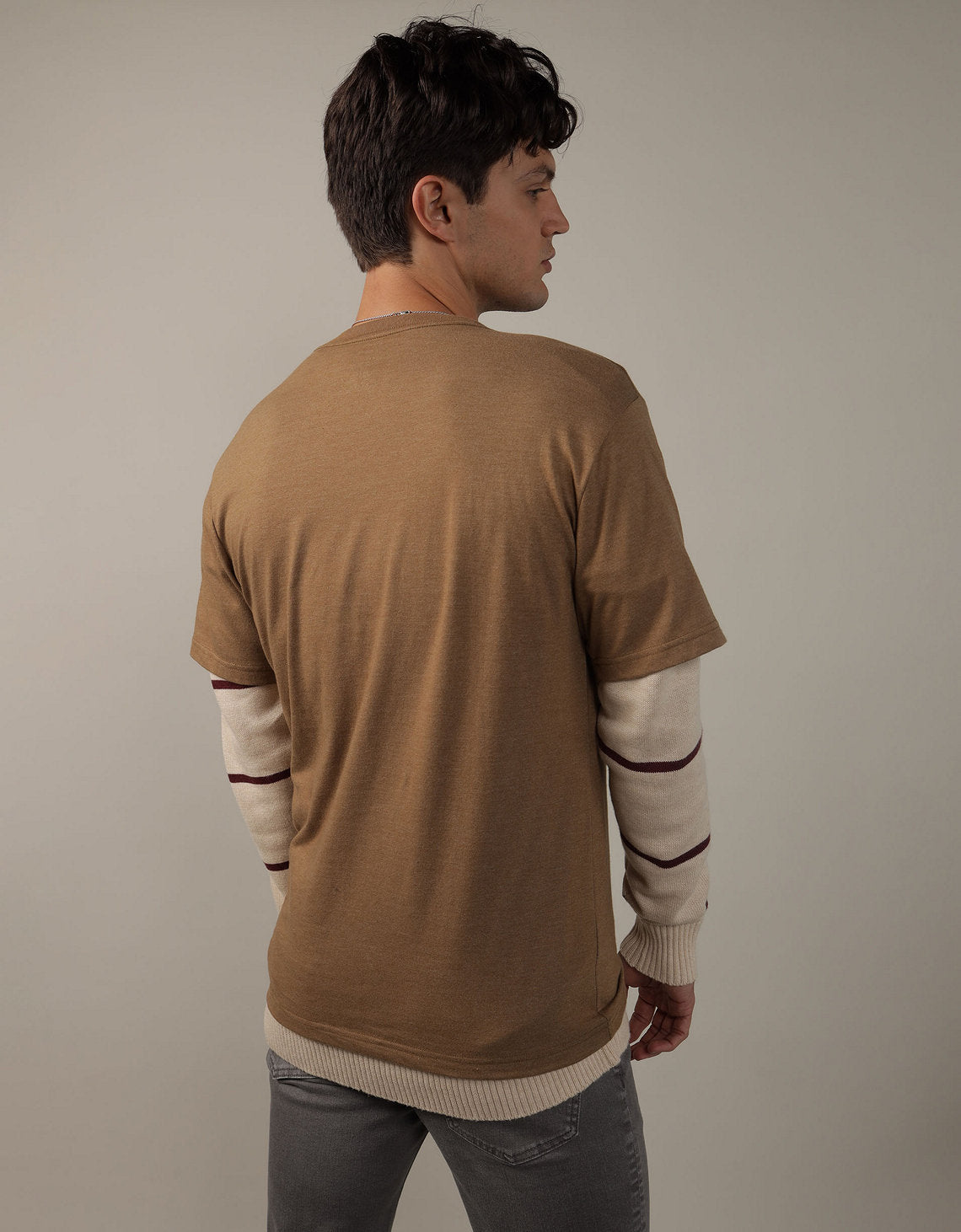 Polo sin Cuello AE gráfica ultra suave - Café 0181_3298_200_ob