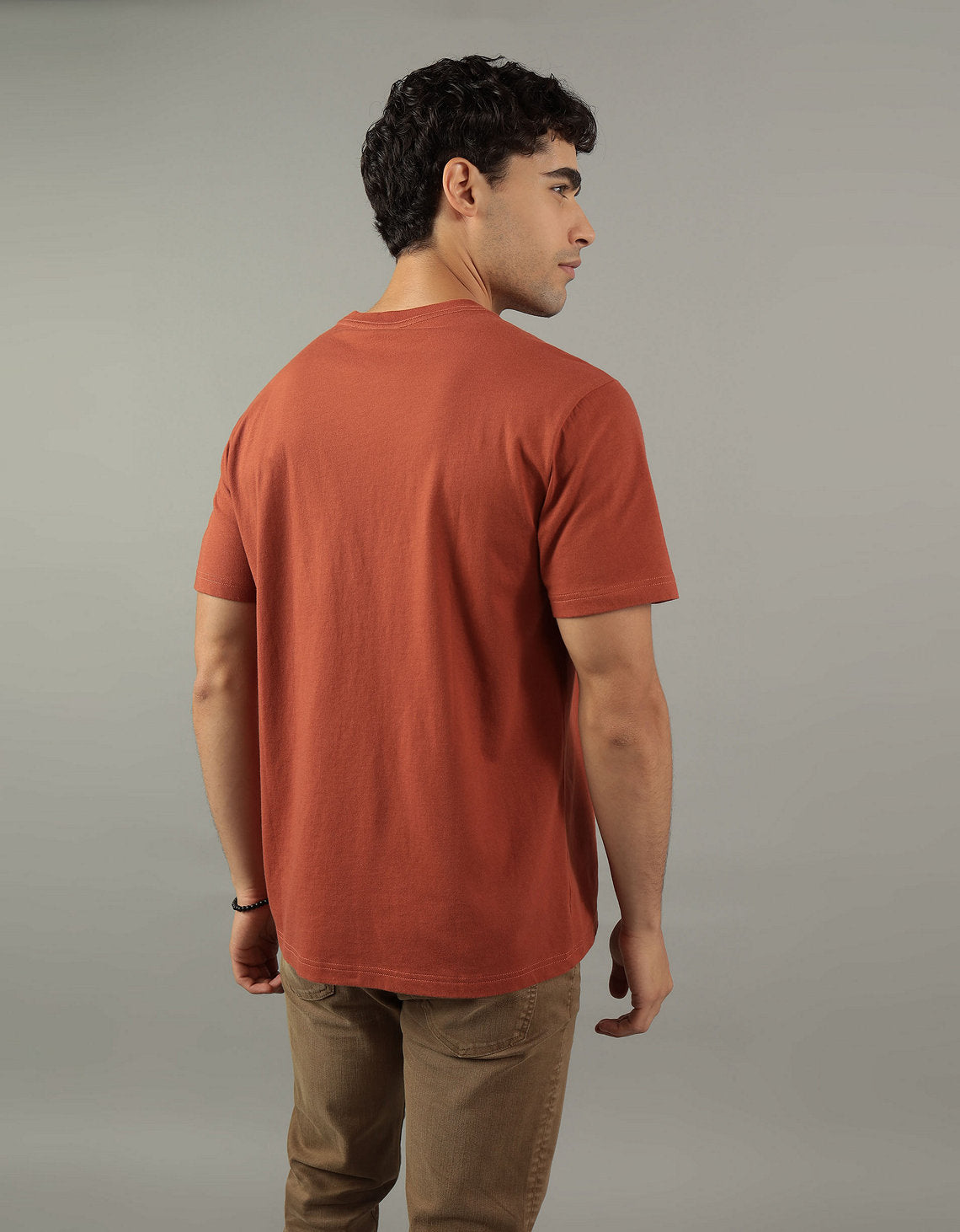 Polo sin Cuello Ae gráfica con logo supersuave - Rojo 0181_3337_622_ob
