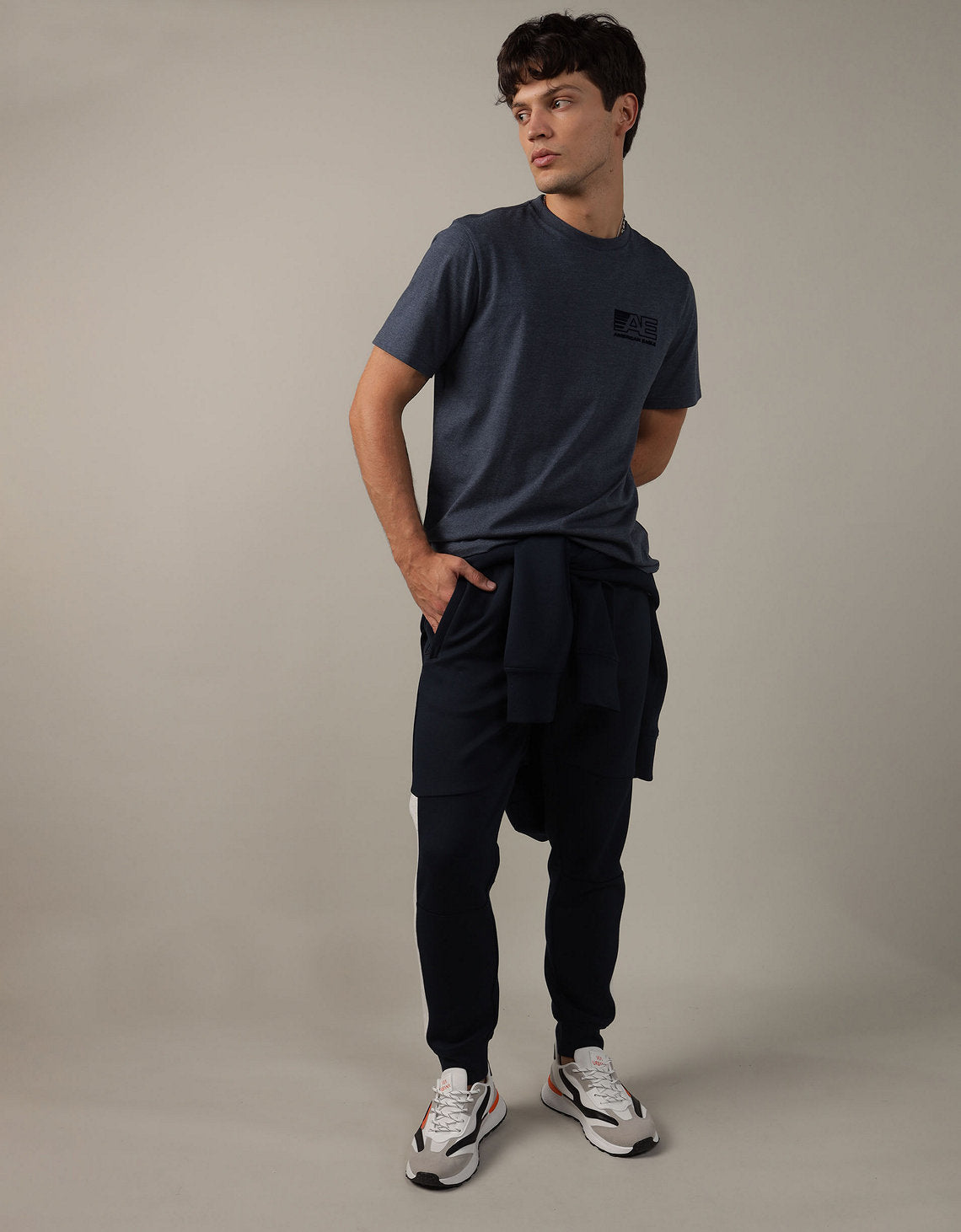 Polo sin Cuello AE gráfica con logo super suave - Azul 0181_3375_410_of