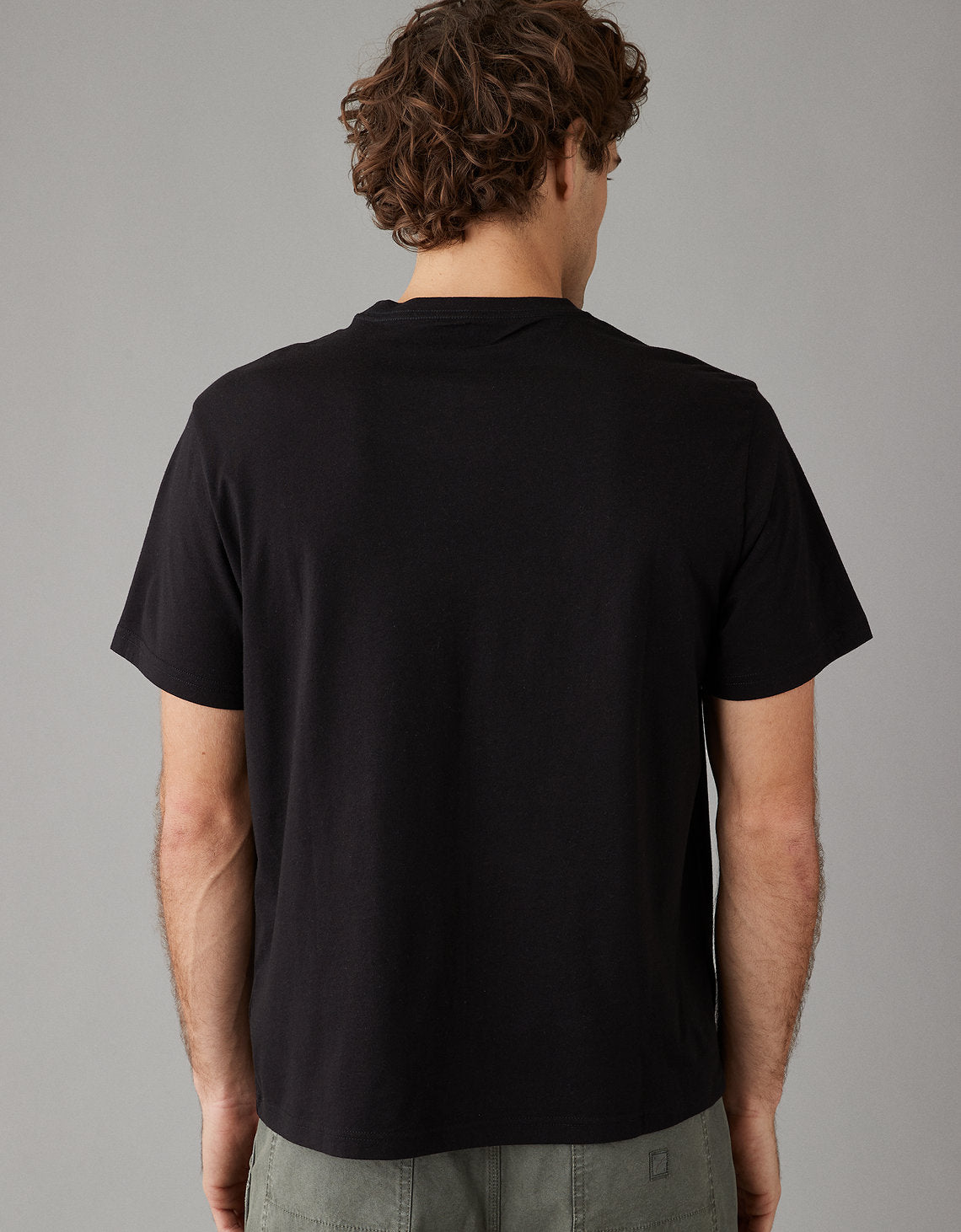 Polo sin Cuello Ae con gráfico - Negro 0181_3437_043_ob