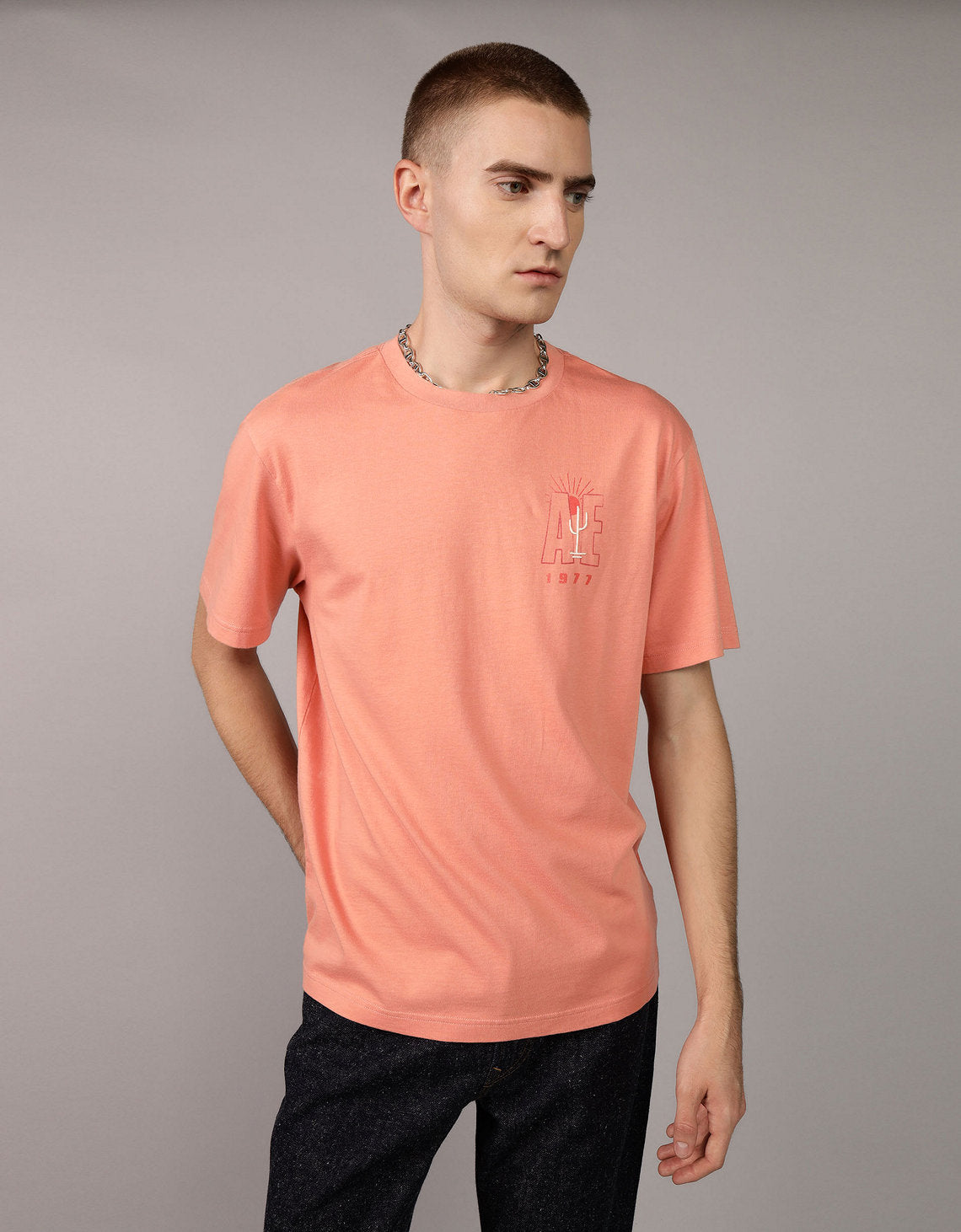 Polo sin Cuello con Gráfico Manga Corta Hombre AE - Rosa 0181_3810_670_of