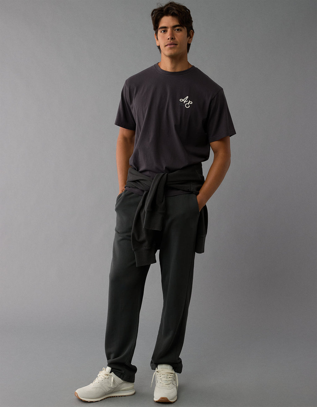 Polo sin Cuello con Gráfico Manga Corta Hombre AE - Negro 0181_3947_001_of