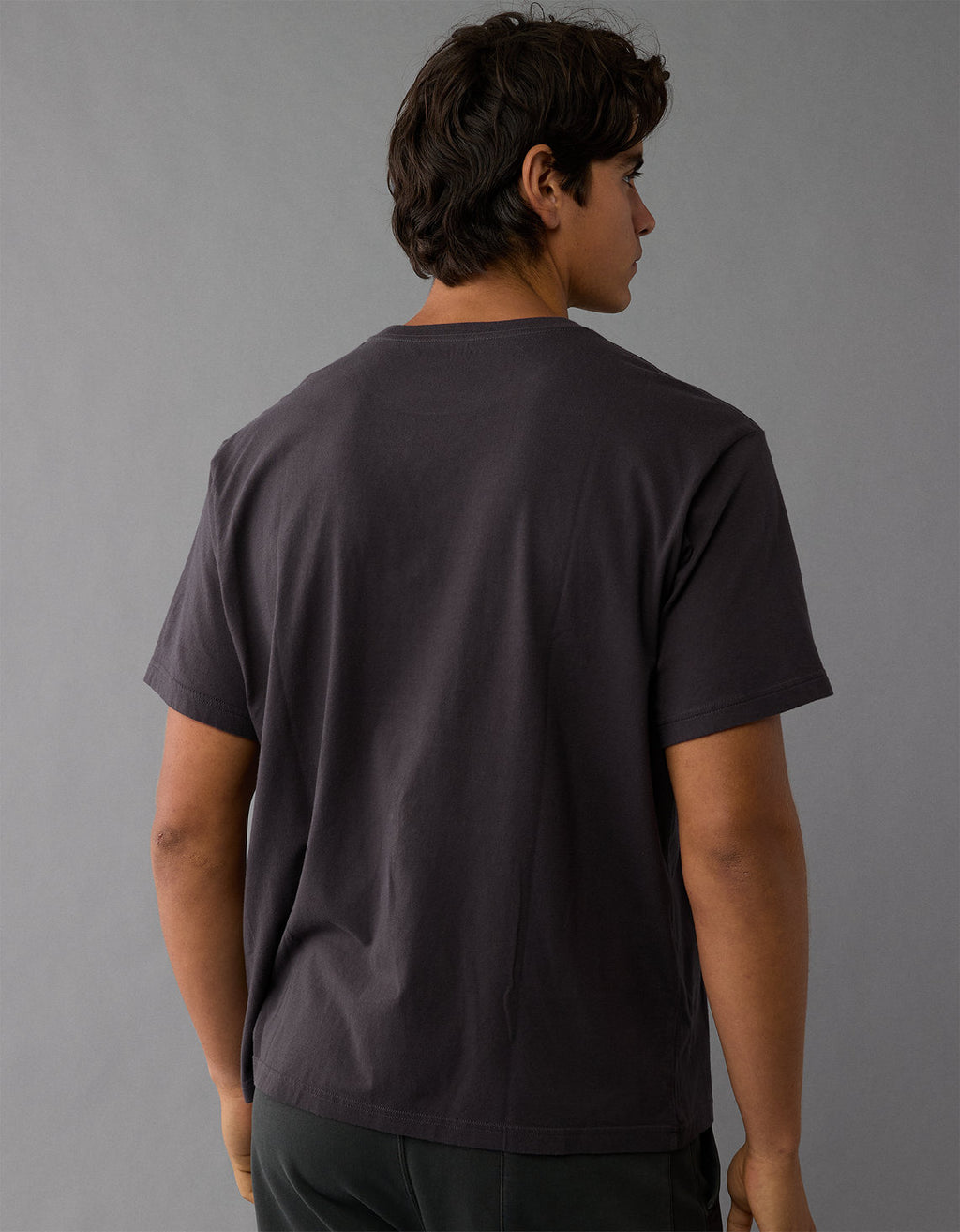 Polo sin Cuello con Gráfico Manga Corta Hombre AE - Negro 0181_3947_001_os