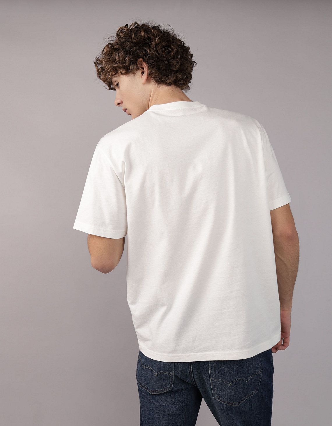 Polo sin Cuello gráfica con logotipo aplicado de AE - Blanco 0181_4253_100_ob