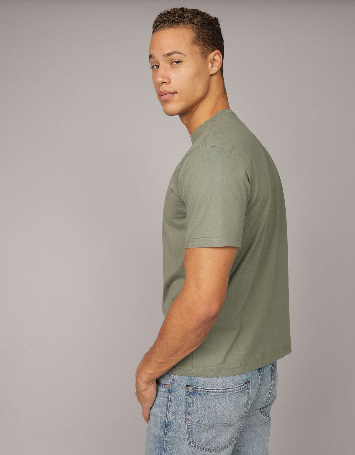 Polo sin Cuello Gráfica con Logo Ae - Generico 0181_4419_309_ob