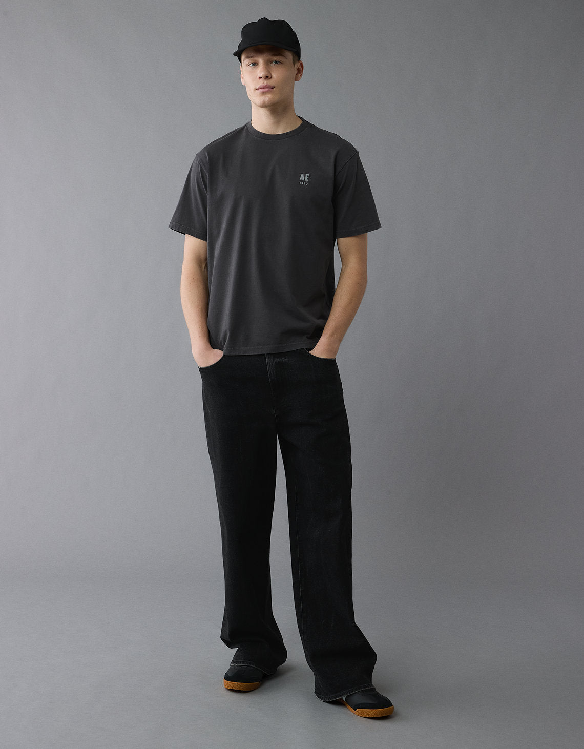 Polo sin Cuello Gráfica con Logo Ae - Gris 0181_4420_023_os