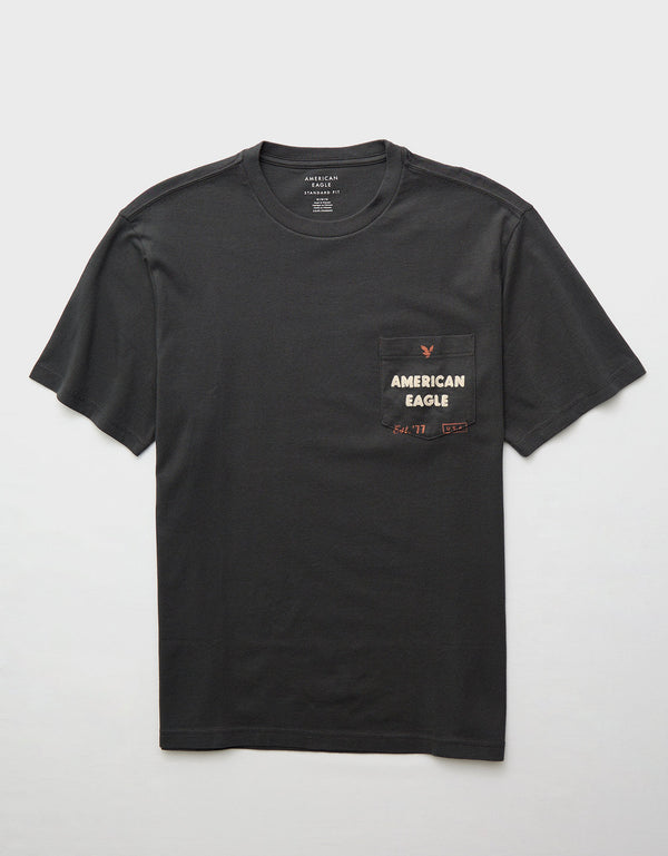 Polo sin Cuello Gráfica con Logotipo Elevado Ae - Negro