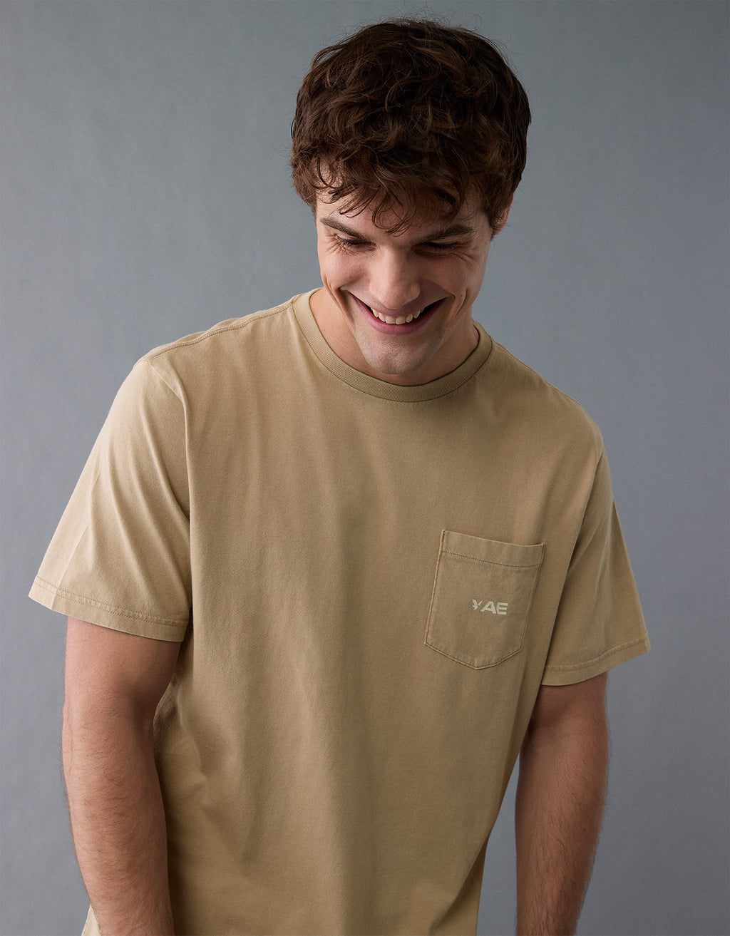 Polo sin Cuello gráfica con logotipo de icono ligero Ae - Caqui 0181_4430_212_of