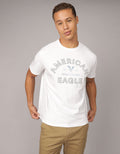 Polo sin Cuello Gráfica con Logo Ae - Blanco 0181_4493_100_of