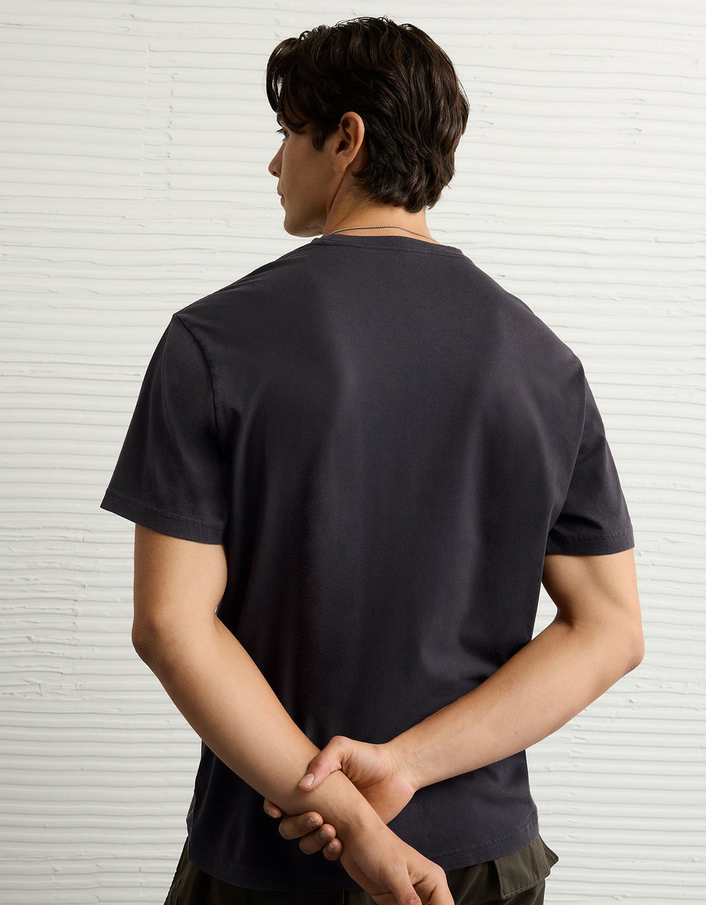 Polo sin Cuello con Gráfico Ae - Negro 0181_4659_094_ob