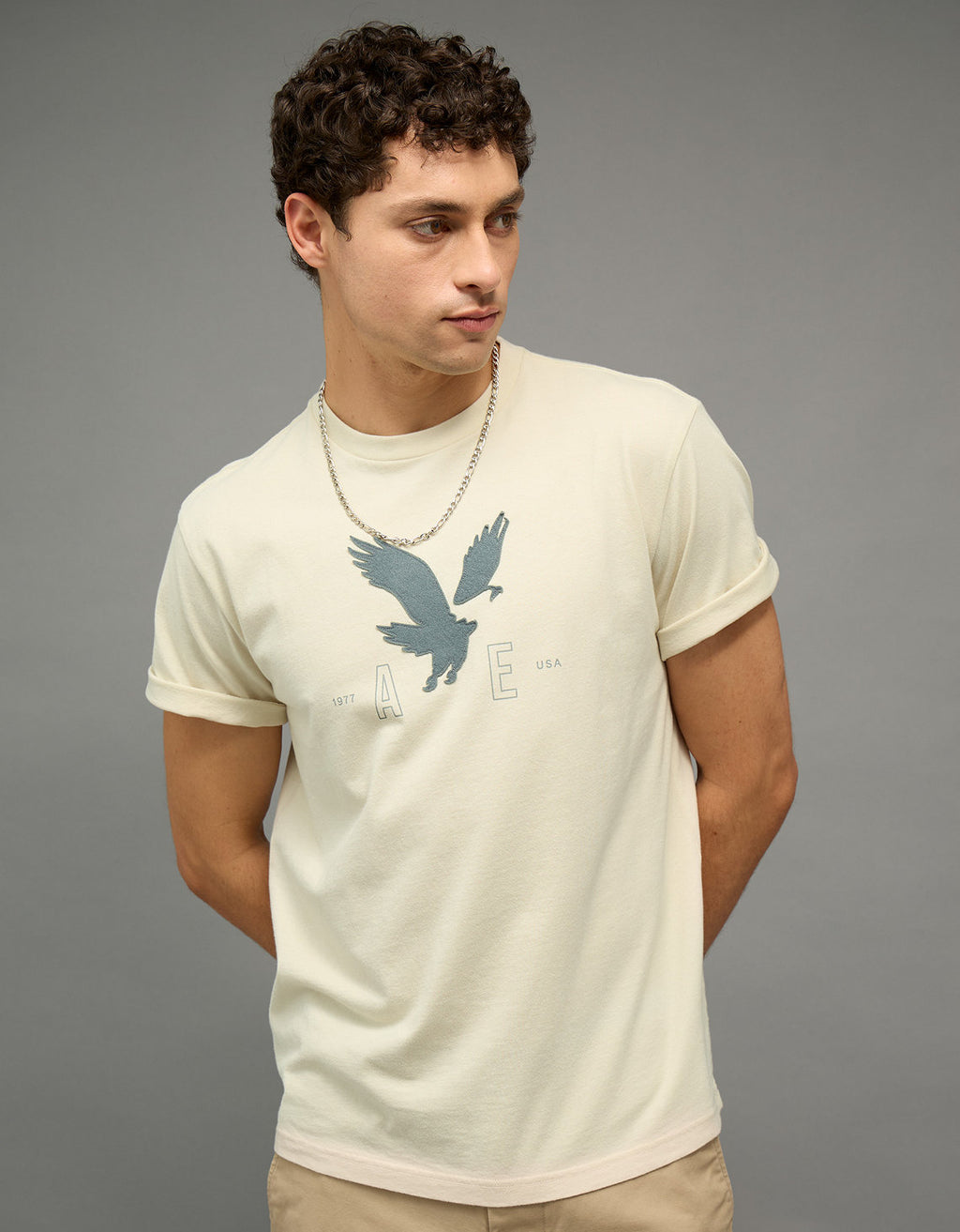 Camiseta Gráfica con Logo Ae - Caqui 0181_5039_210_of