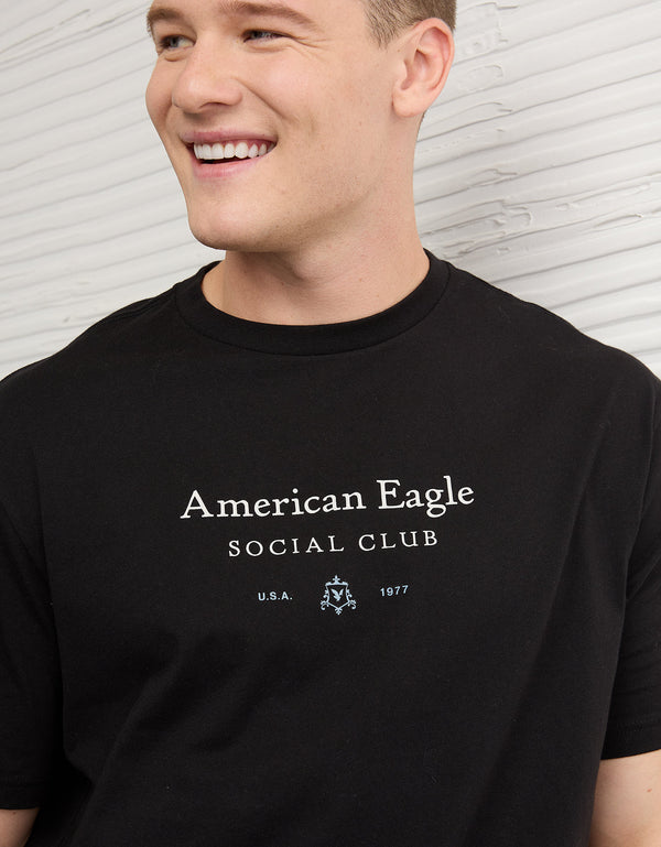 Camiseta Gráfica con Logo Ae - Negro