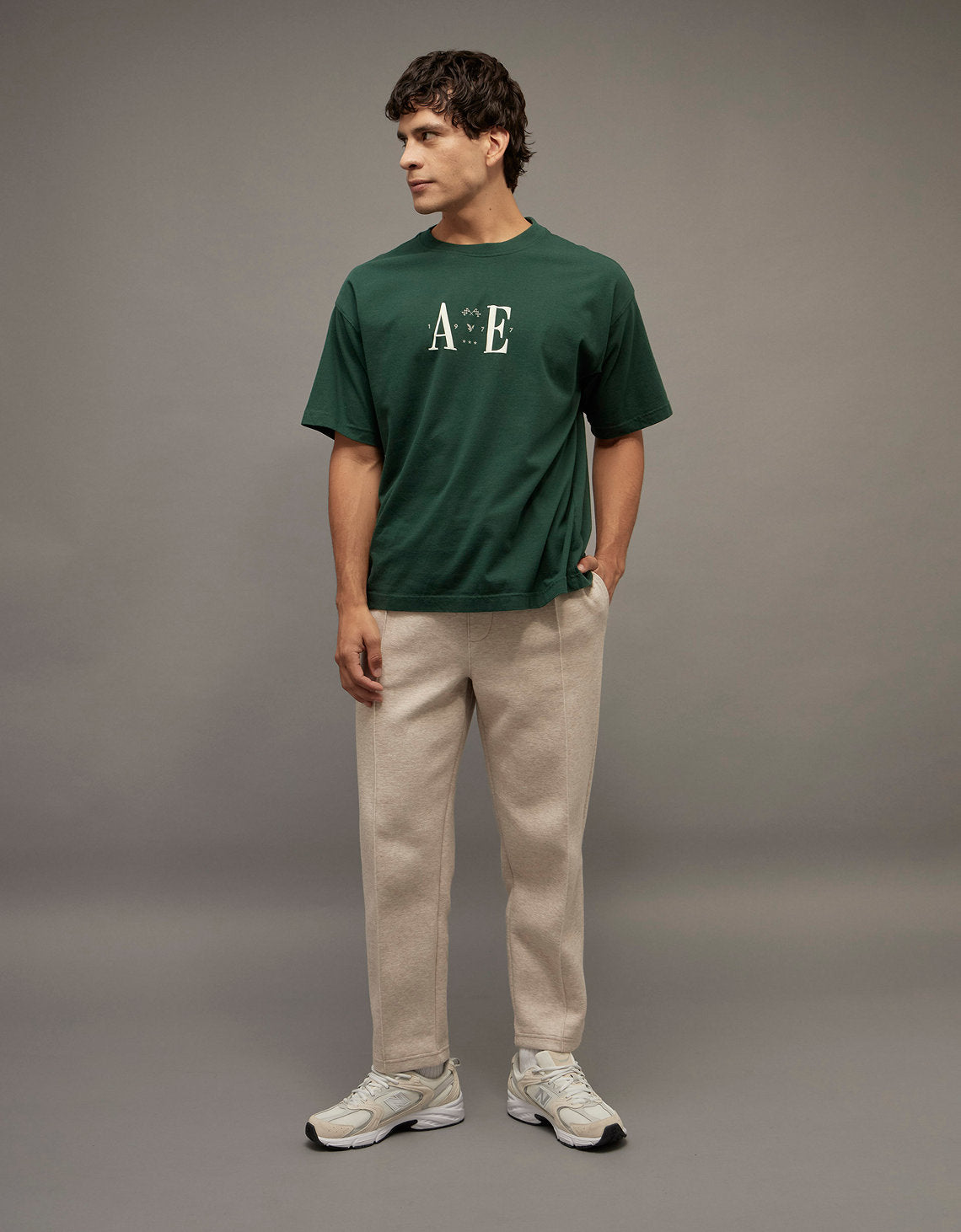 Camiseta Oversized Gráfica con Logo Ae - Verde 0181_5715_300_of