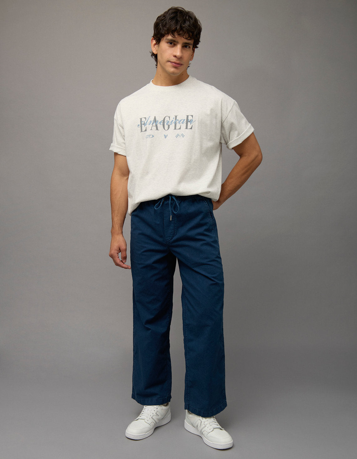 Camiseta Oversized Gráfica con Logo Ae - Gris 0181_5716_092_of