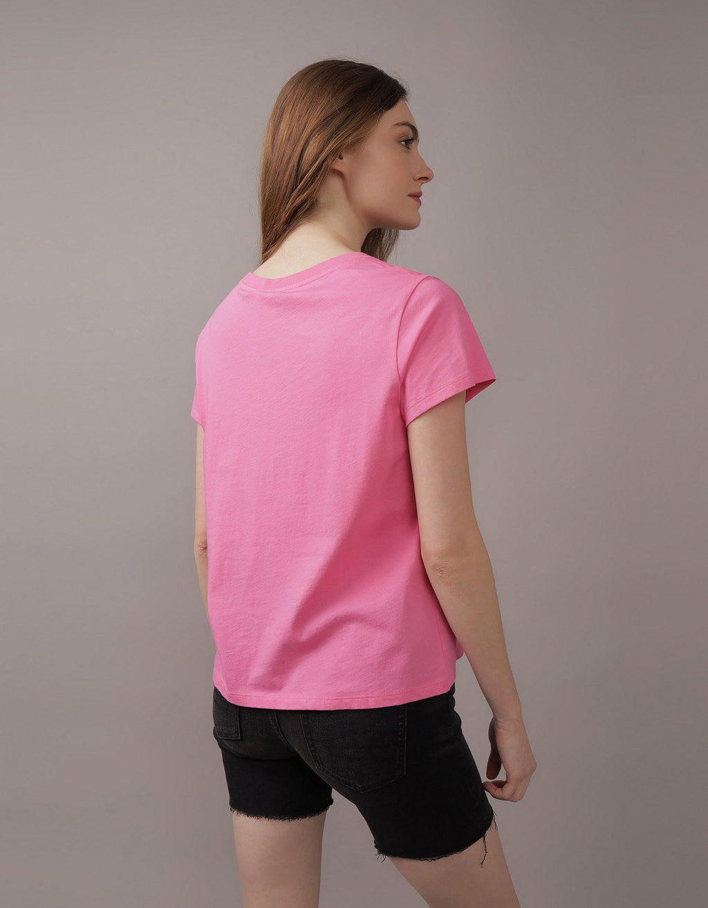 Polo sin Cuello AE gráfica con corte ajustado - Rosa 0300_9462_615_ob