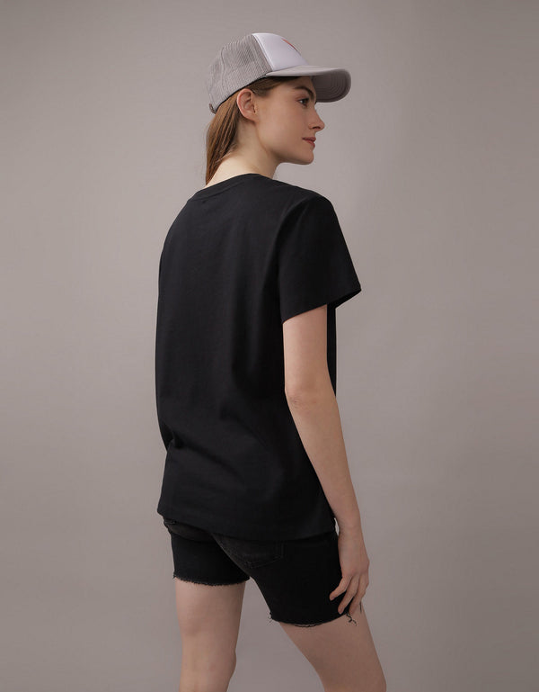Polo sin Cuello AE gráfica con corte ajustado - Negro