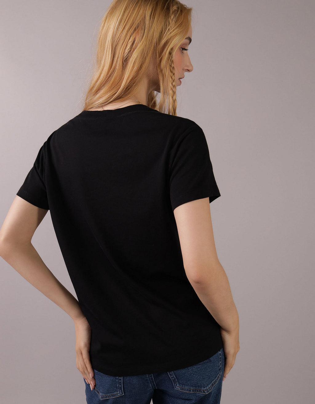 Polo sin Cuello con Gráfico Manga Corta Mujer AE - Negro 0300_9750_001_ob