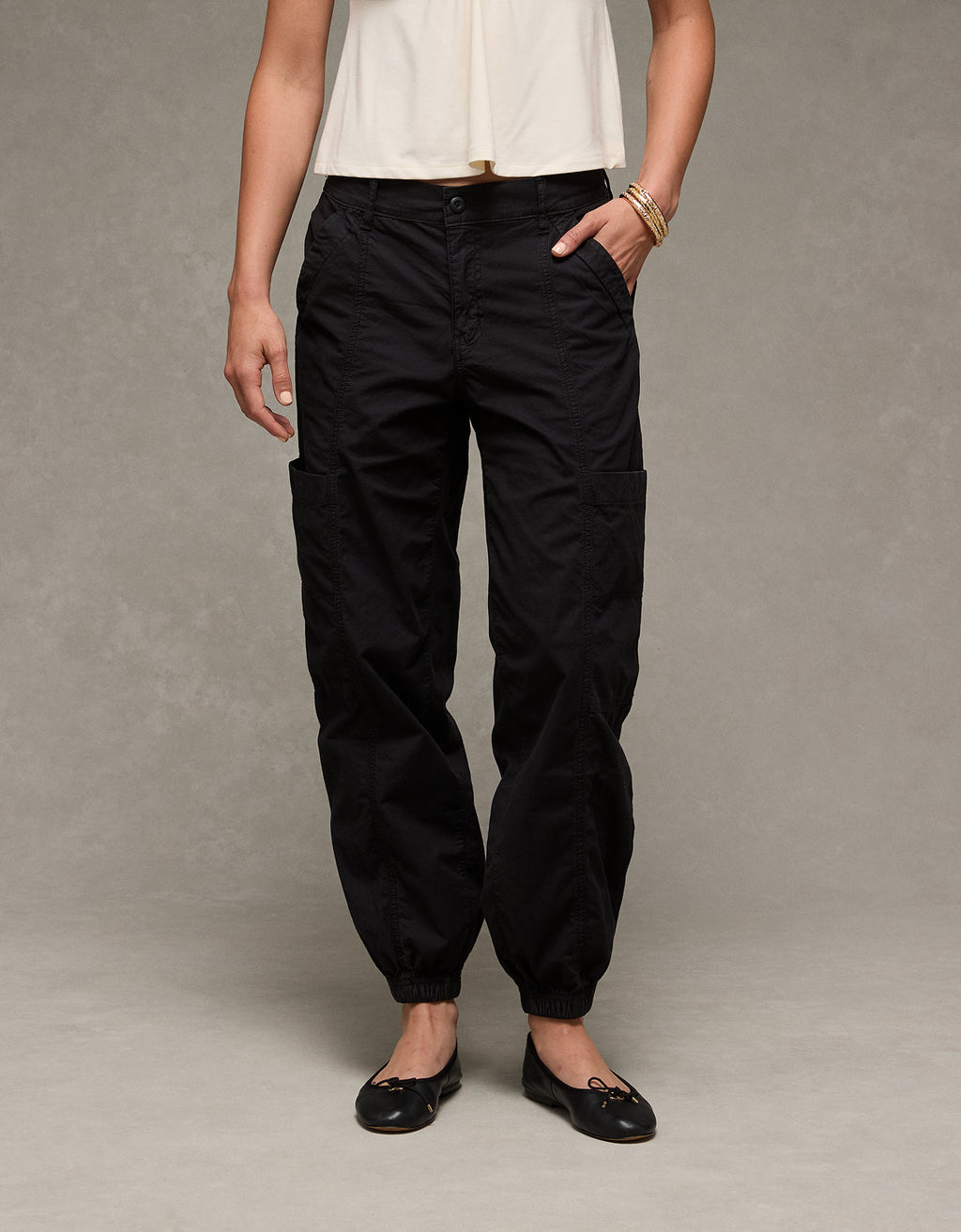 Jogger Baggy de Cargo Tiro Alto Ae - Negro 0322_5538_016_of