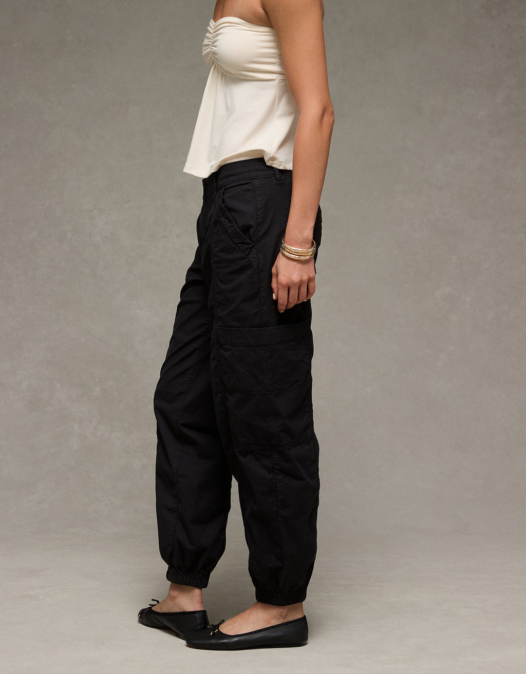 Jogger Baggy de Cargo Tiro Alto Ae - Negro 0322_5538_016_os