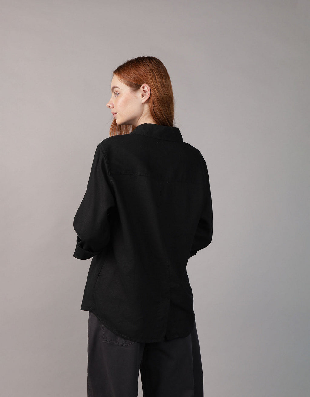 Camisa manga larga de botones de mujer AE - Negro 0355_6127_001_ob