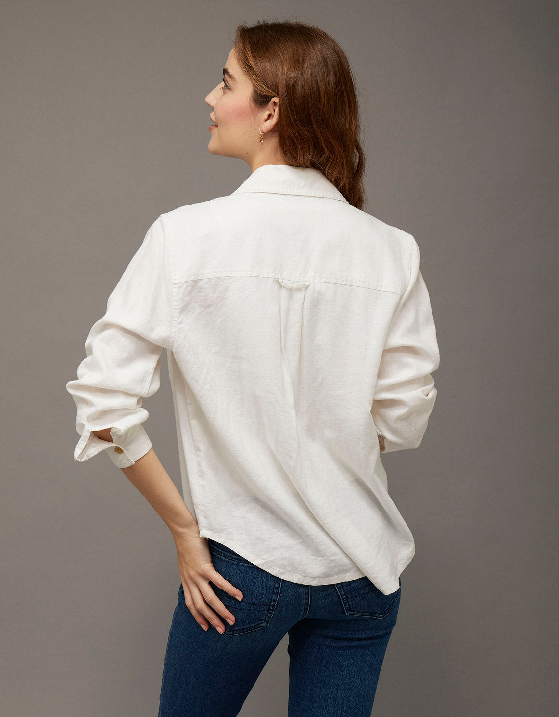 Camisa en lino manga larga con botones Ae - Blanco 0355_6743_139_ob