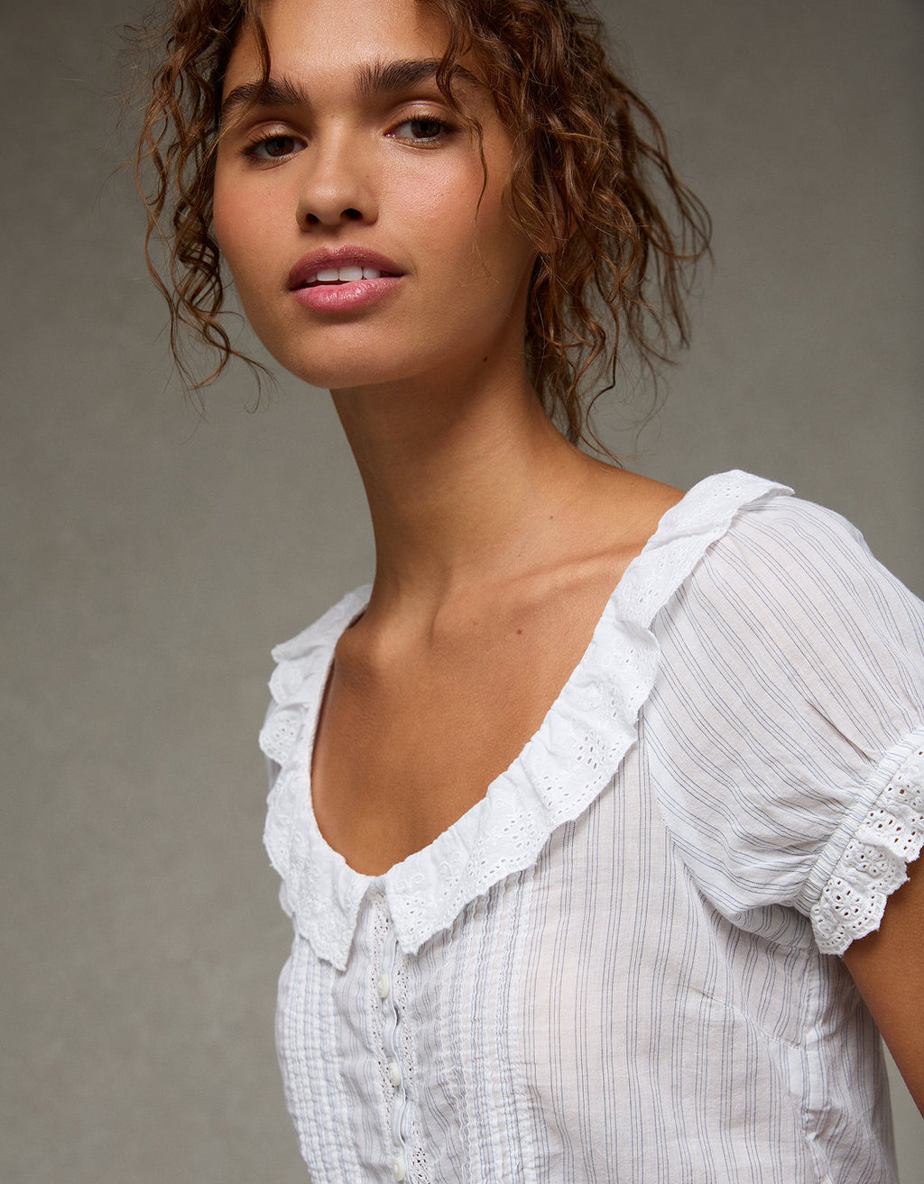 Blusa abotonada Ae Schiffli - Blanco 0358_6594_100_d2
