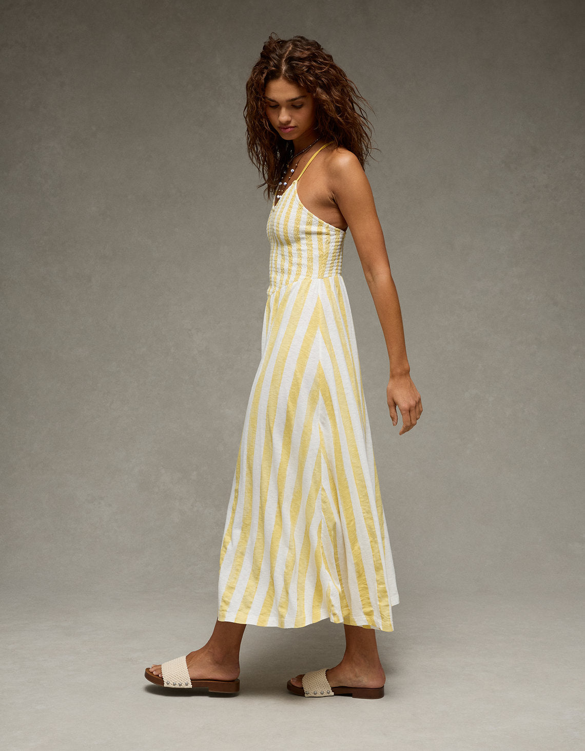 Vestido maxi fruncido Sunchaser Ae - Amarillo 0395_9058_700_d1