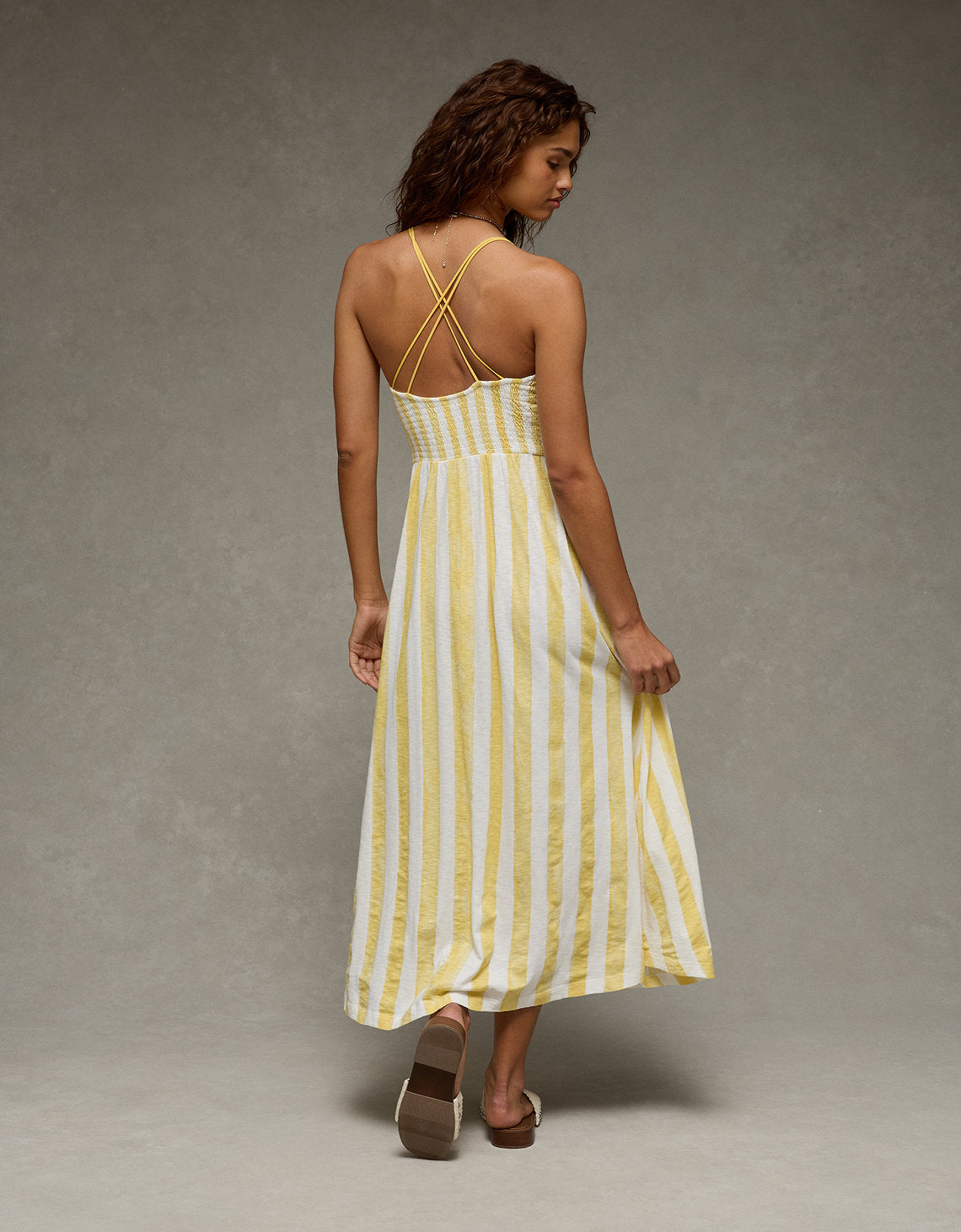 Vestido maxi fruncido Sunchaser Ae - Amarillo 0395_9058_700_ob