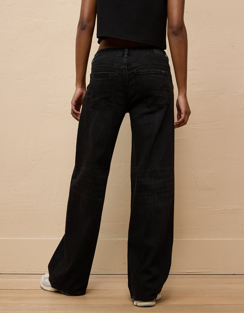 Jean Baggy Wide-Leg de Tiro Bajo Ae - Negro 0437_5511_094_ob