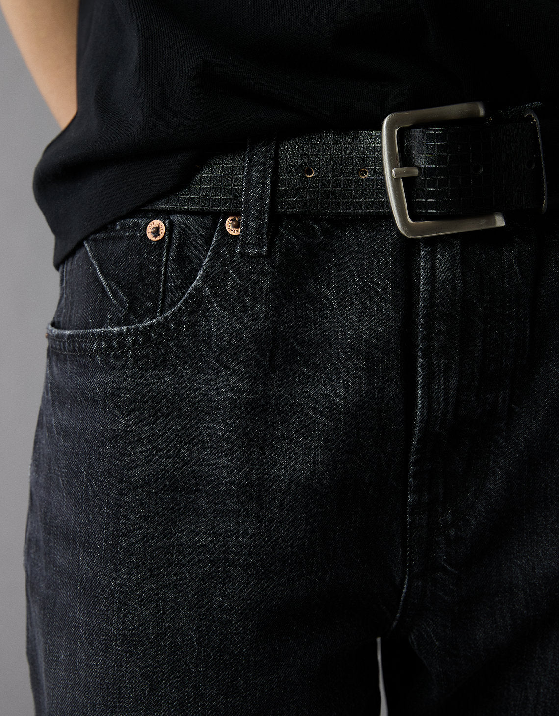 Jean Baggy Straight de Tiro Bajo Ae - Negro 0437_5629_045_d1