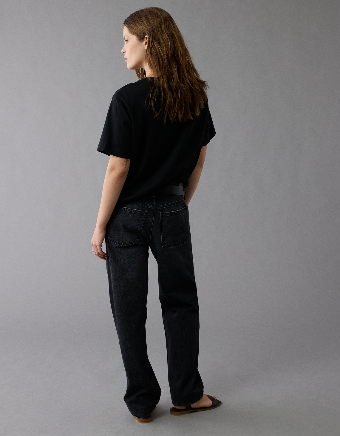 Jean Baggy Straight de Tiro Bajo Ae - Negro 0437_5629_045_ob