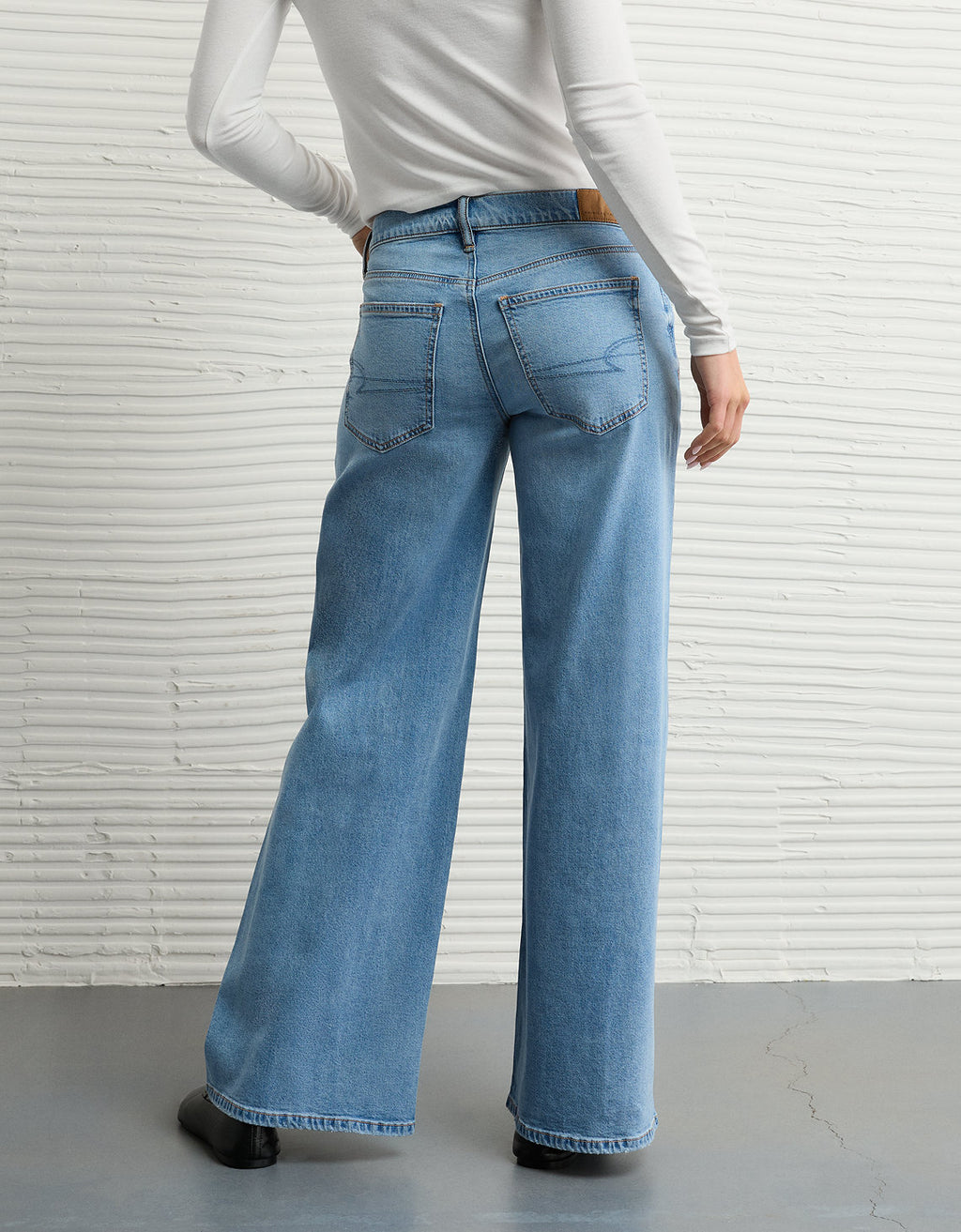 Jean Baggy Wide-Leg con Parches de Tiro Bajo Ae - Azul 0437_5812_469_ob