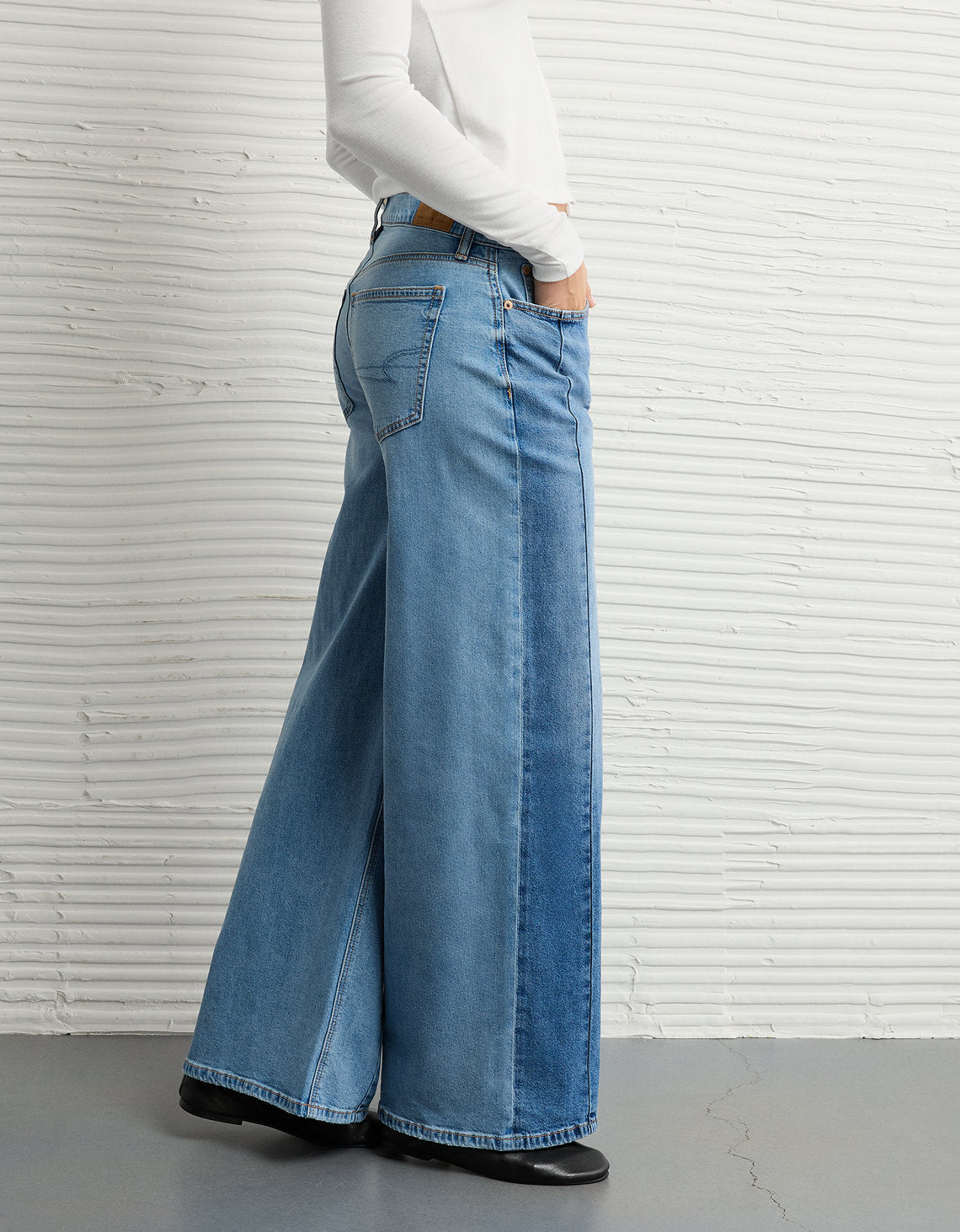 Jean Baggy Wide-Leg con Parches de Tiro Bajo Ae - Azul 0437_5812_469_os