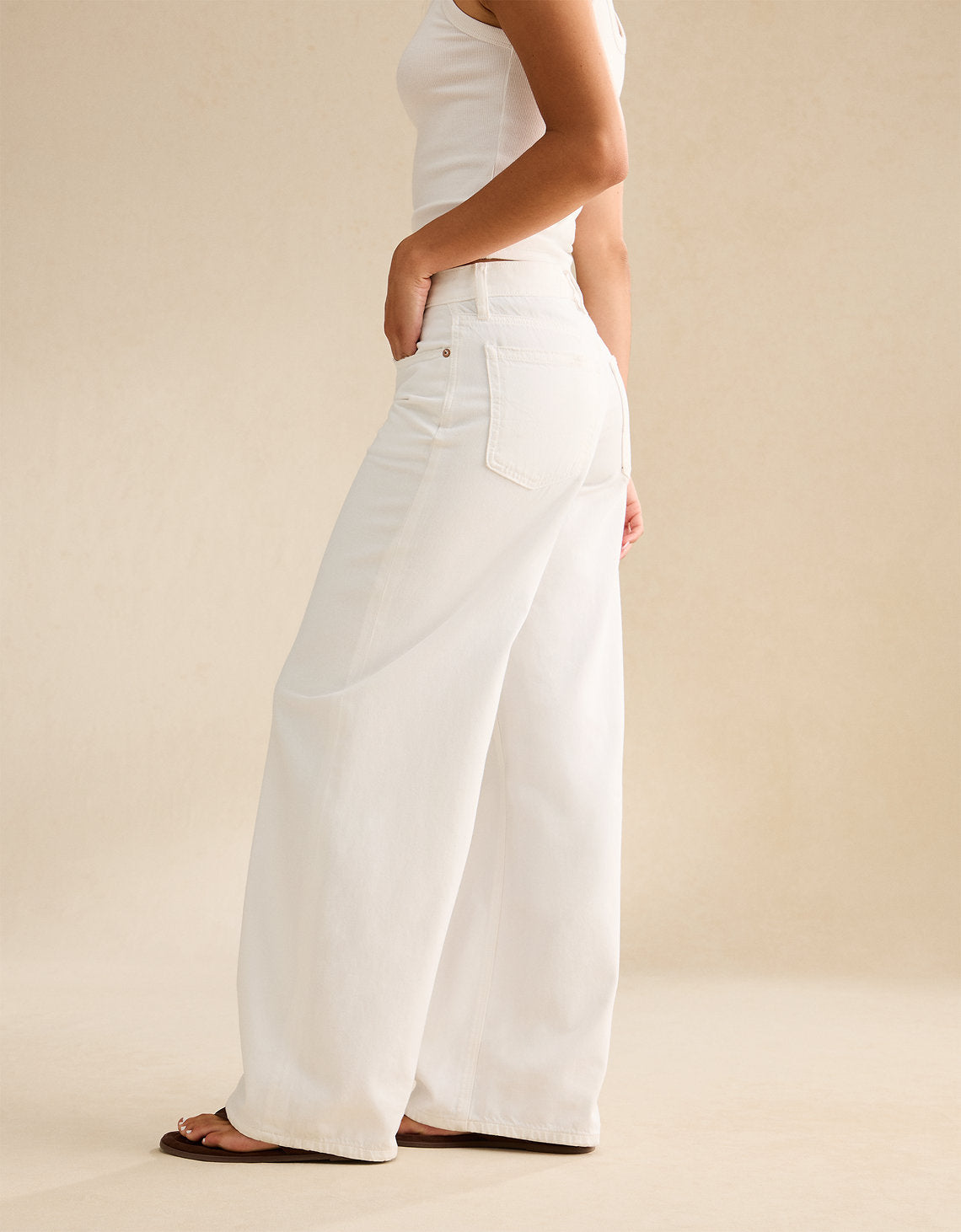 Jean ultra ancho de talle bajo Ae Dreamy Drape Strigid - Blanco 0437_6053_139_os