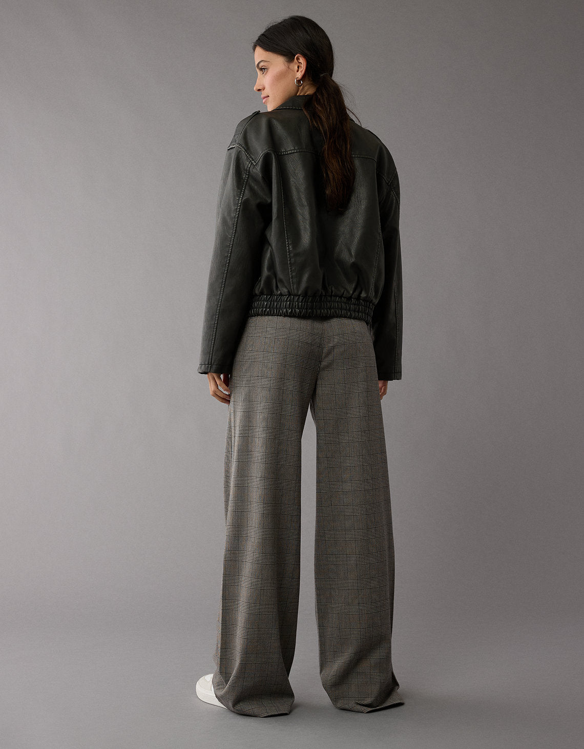Pantalón con Stretch con patrón de cuadros Mujer AE - Café 0462_5281_026_ob