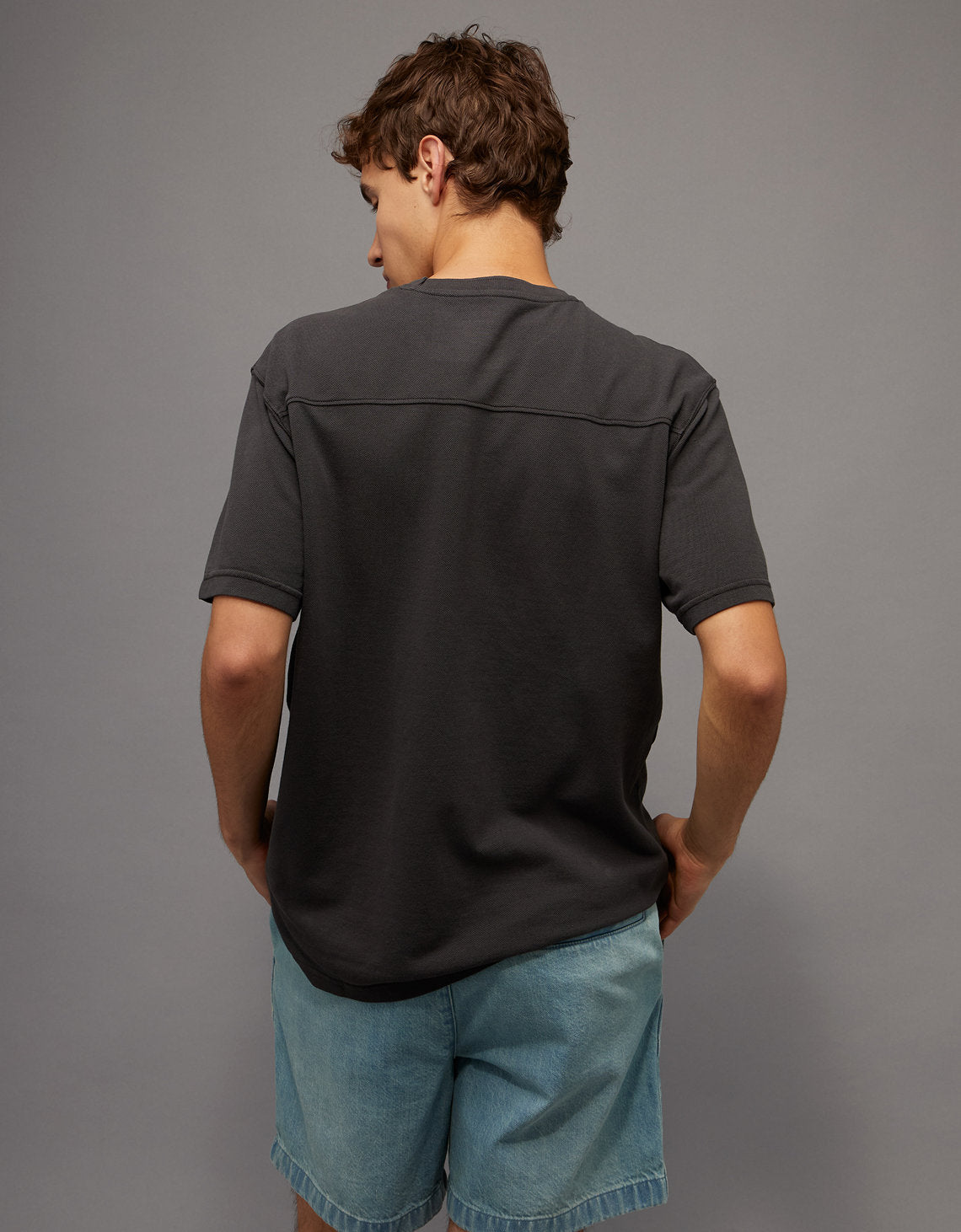 Camiseta Lived-In Manga Corta Ae - Negro 1164_5099_001_ob