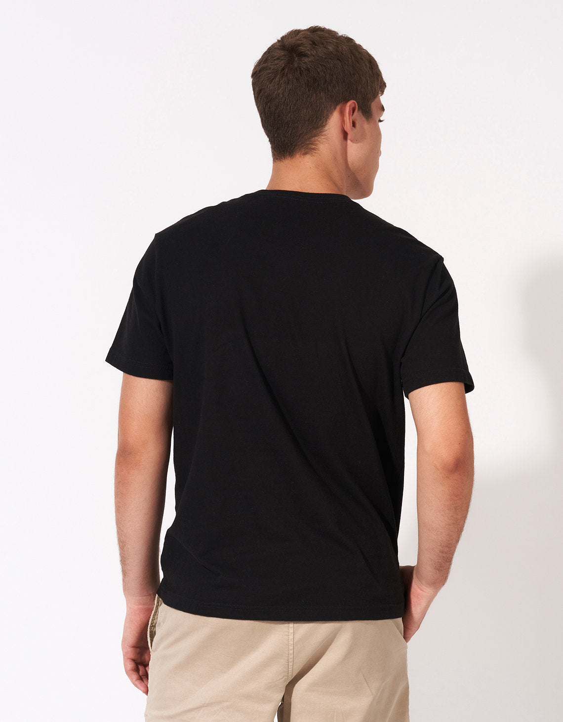 Polo sin Cuello Ae súper suave, cuello V - Negro 1177_1541_001_ob
