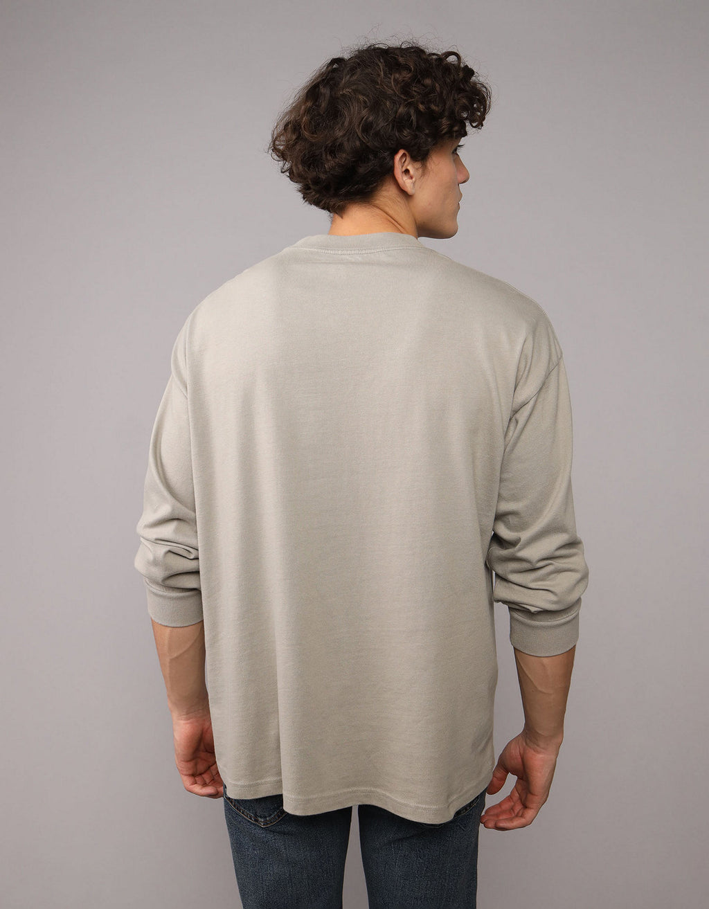 Polo sin Cuello gráfica de manga larga AE Super Soft - Gris 1182_4599_040_ob