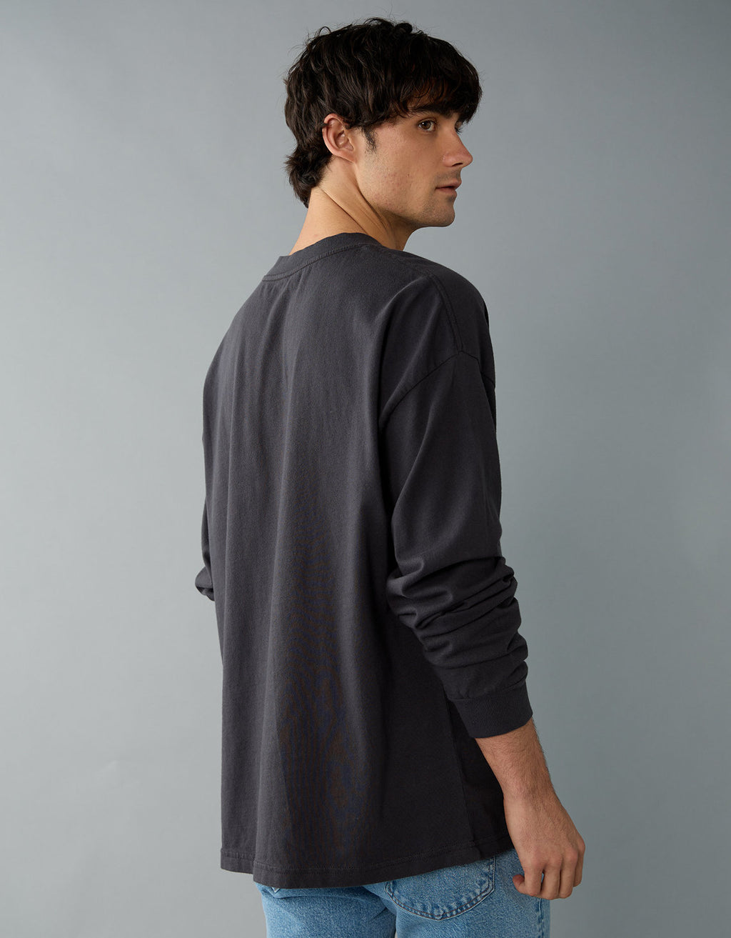 Polo sin Cuello gráfica de manga larga AE Super Soft - Negro 1182_4599_094_ob