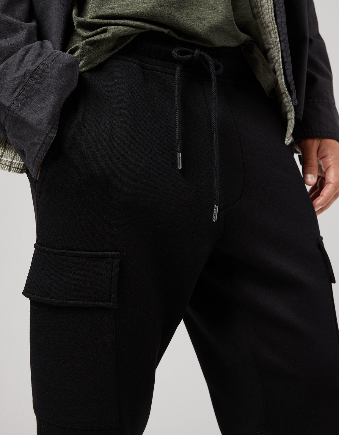 Jogger Ae 24/7 Good Vibes Cargo - Negro 1229_4791_001_d2